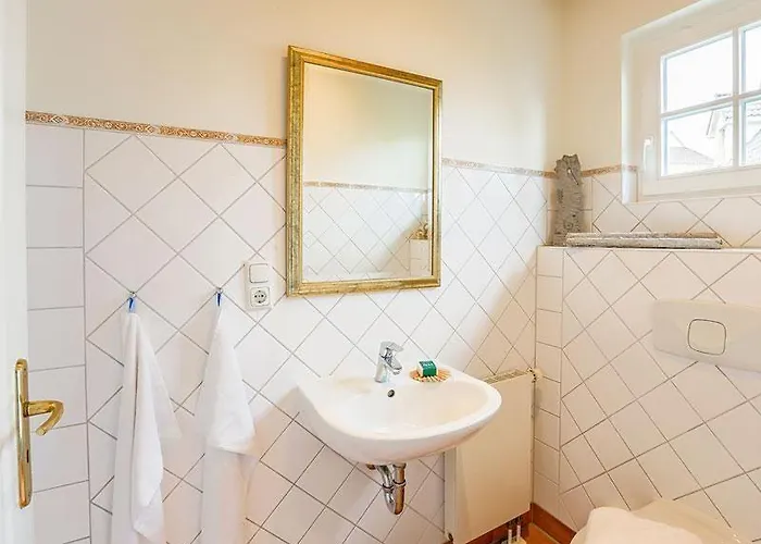 Seepferdchen, 13a, Haus Darss 13a بيت للعطل أوستسيباد نينهاجن